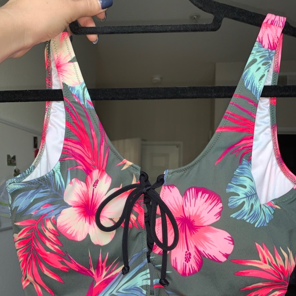 VS Pink one piece swim suit - Picture 2 of 4